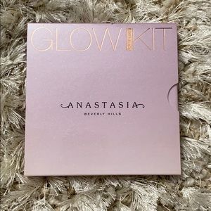 Anastasia Beverly Hills ‘Sweets’ Glow Kit